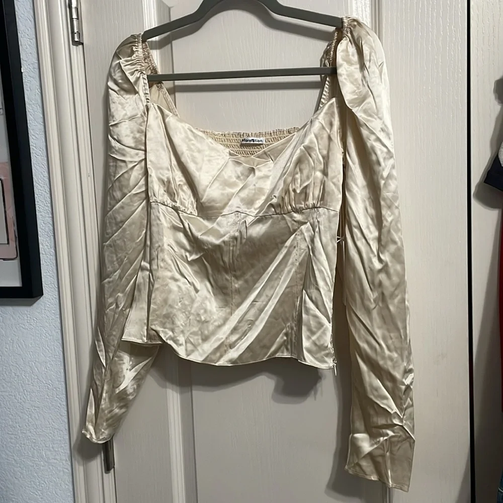 💖 NWT Reformation 100% Silk Roe Puff Sleeve Shirred Blouse in Champagne Gold